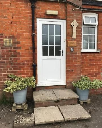 The Bustard Apartment Salisbury Exterior foto